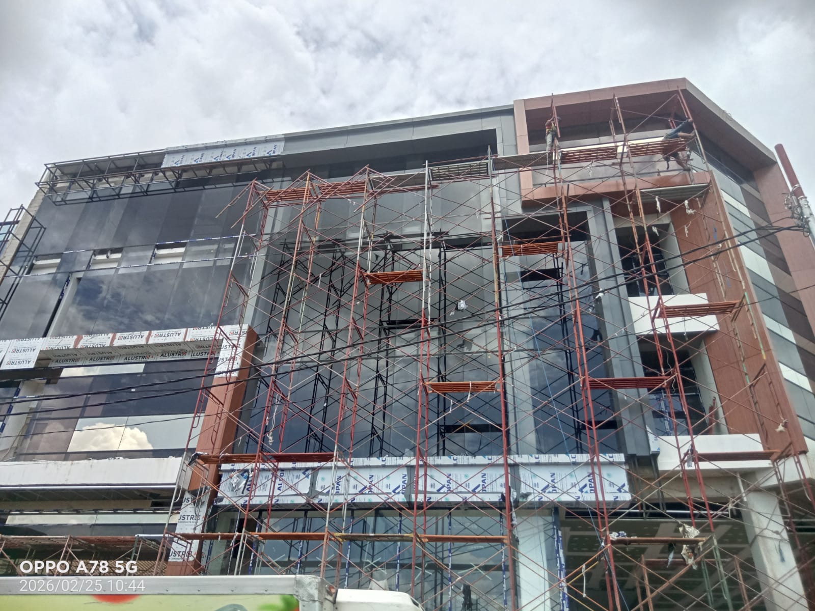 Renovasi rumah modern